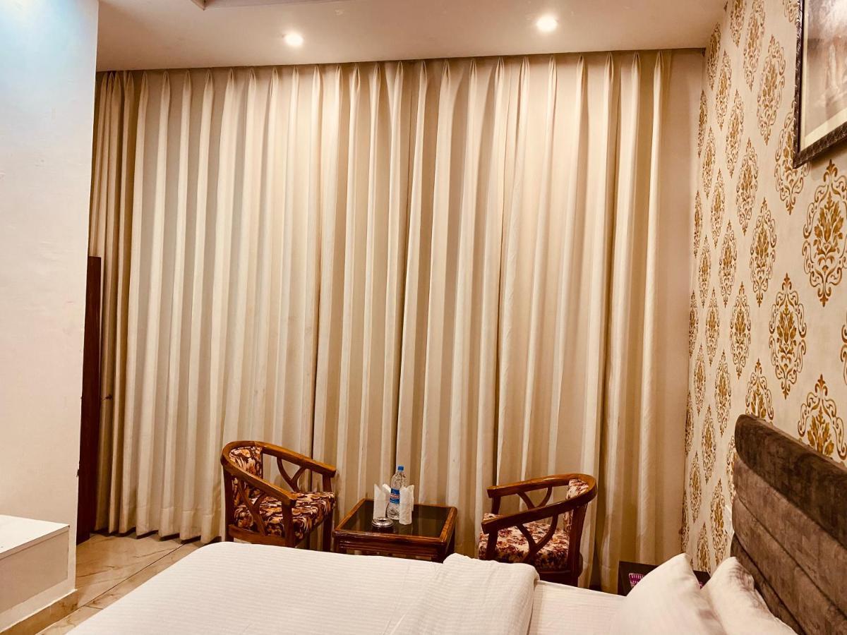 Hotel Hollywood - Family Hotel Zirakpur 外观 照片